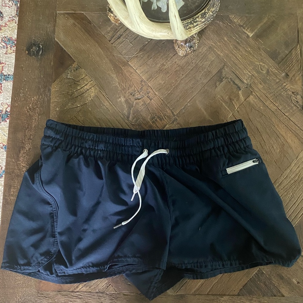 Vouri navy blue shorts